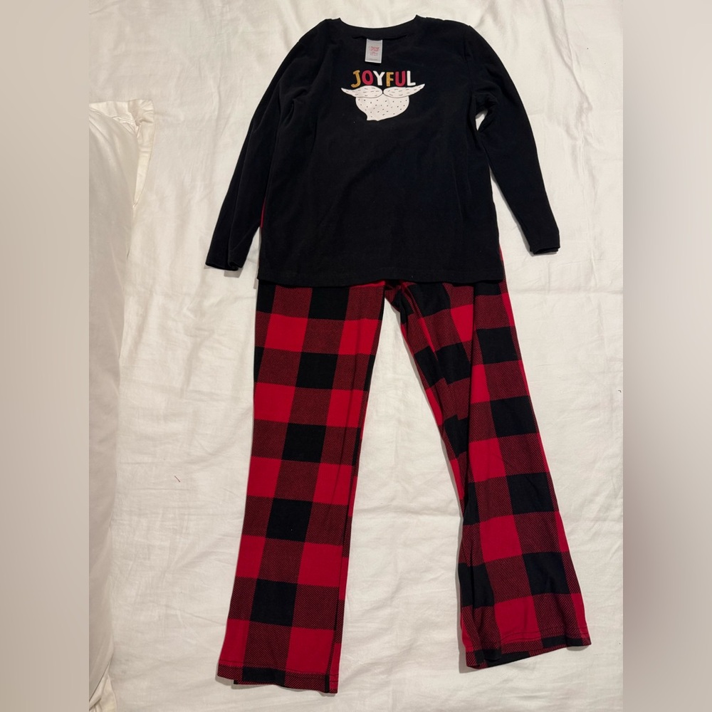 Joyful Black and Red Kids Pajamas Size 6/7